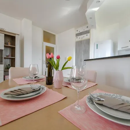 Sunny Day Apartment Zadar